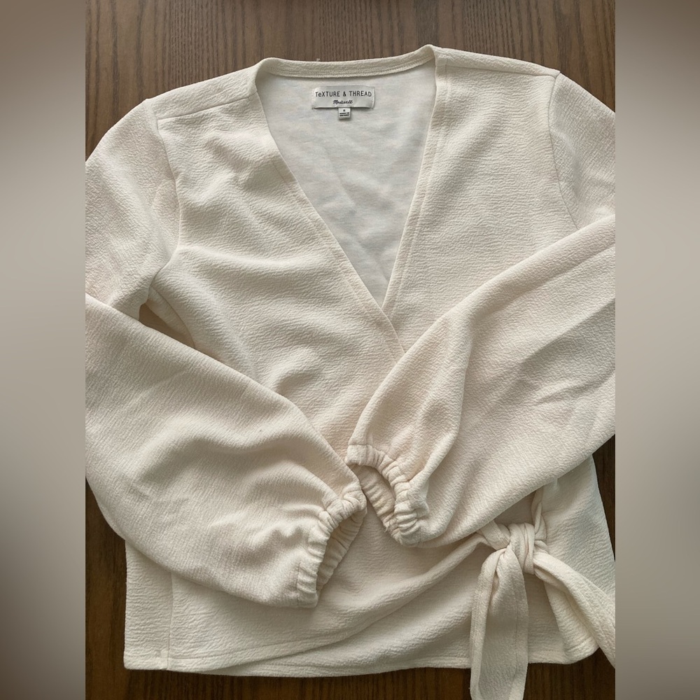 Madewell texture & thread size small top